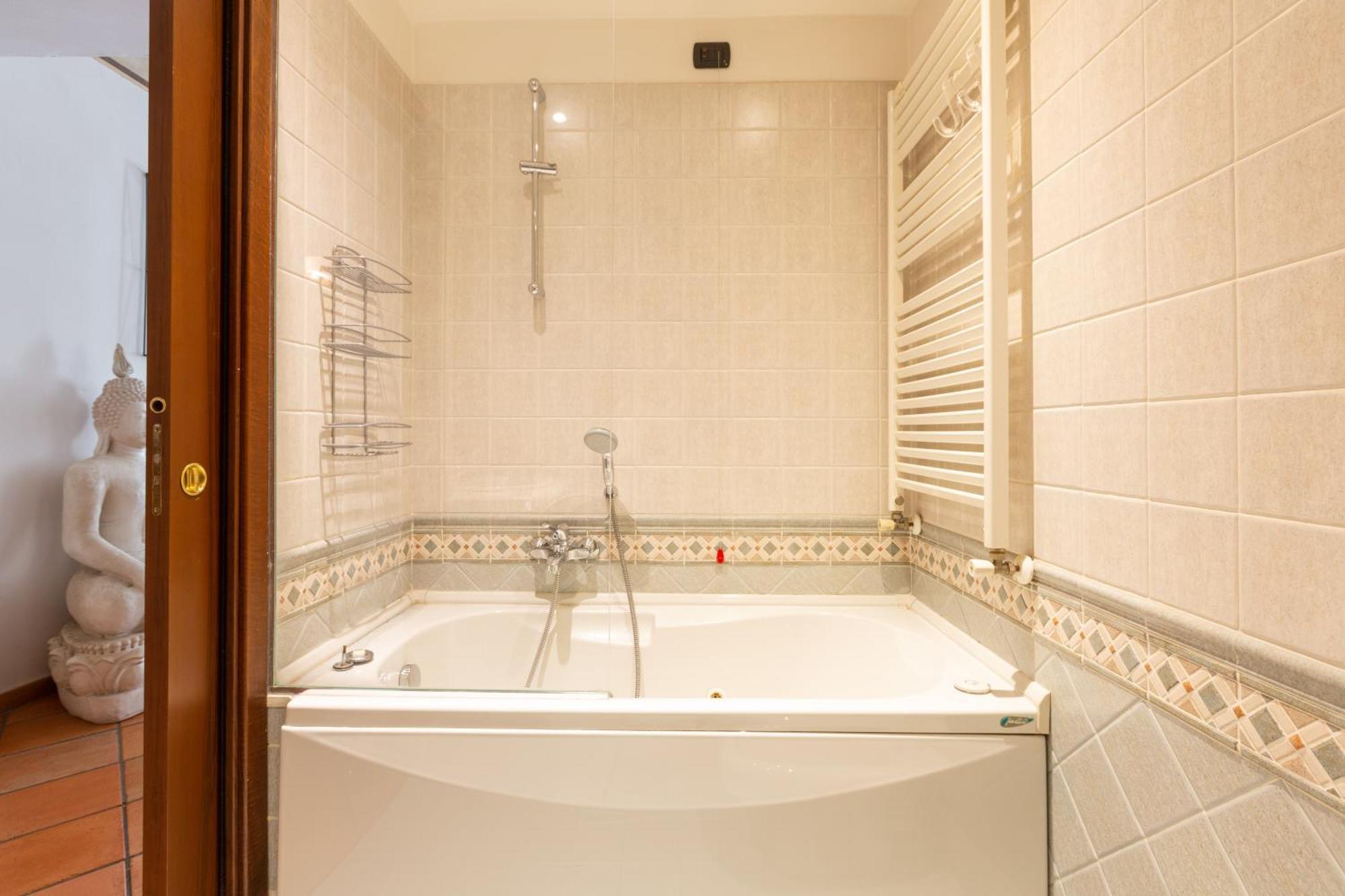 Cosy Two Bedroom Apartment Close To Navigli Milan Luaran gambar